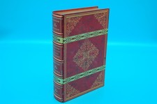 Grande boite en forme de livre