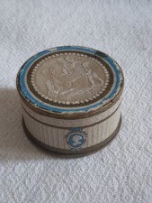 Ancienne boite à poudre