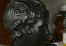 Buste contemporain d'un jeune