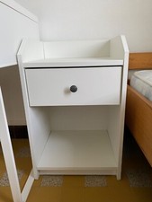 Table de nuit IKEA - comme neuve - blanc cassé 