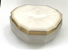 Pot de crême parfumée