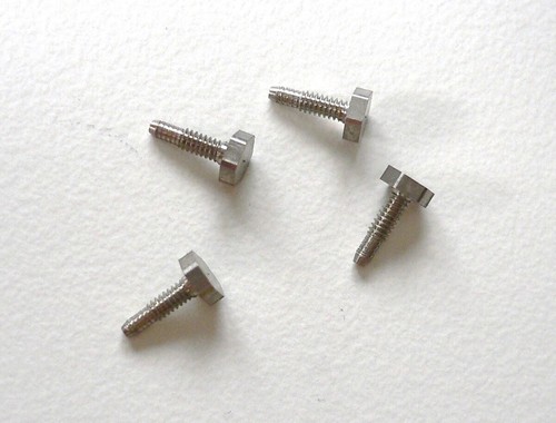 Vis precision pour - 4,