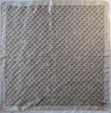 -Superbe foulard GUESS   soie