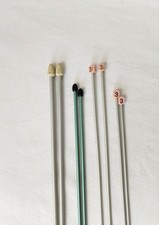 4 paires d'aiguilles à tricoter . N°3. N°3.5 N°4.N°5.5