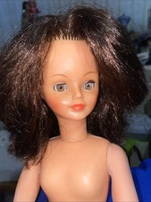 Poupée Cathie Cathy  Bella brune Paupières Roses