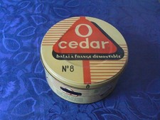 ANCIENNE BOITE EN FER O CEDAR