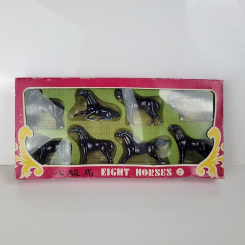 Huit chevaux sacrés chinois - huit,
