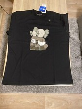 Kaws uniqlo t shirt - kaws, x