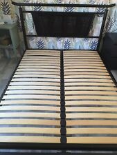 Lit double Noir 140x200- très bon état 