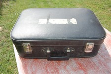 Vintage  valise noire, sympa déco théâtre boutique restaurant, etc.../rac/