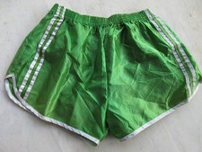 Short NYLON sport vintage vert brillant années 80 taille 3 ( M L  )
