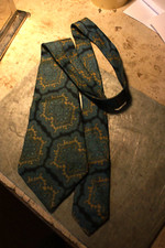 cravate yves saint laurent