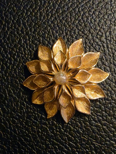 Broche ancienne rose signée - "rose",