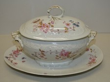 -BELLE ANCIENNE SAUCIERE PORCELAINE XIXe décor Fleurs et Papillons table