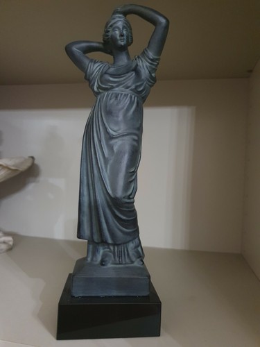 Sculpture terre cuite femme - cuite, a