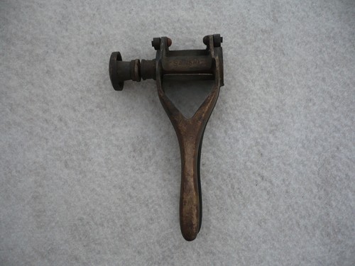 Ancienne bouchonneuse sanbri - bouchonneuse,