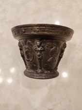 Mortier En Bronze, Decor De