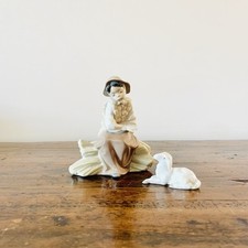 Statuette Porcelaine fine Nao