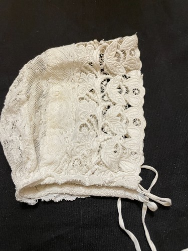 Coiffe ancienne brodée - brodée, à