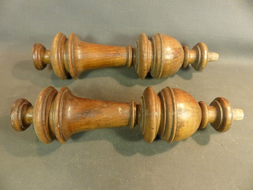 Paire anciennes colonnes - , en
