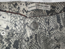 Jean Femme Stradivarius premium quality- Peau de Serpent 63 % Coton