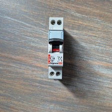 Disjoncteur LEGRAND C16 Vis