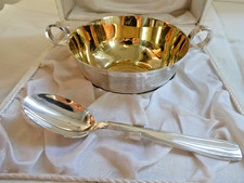 Coffret de naissance  bouillon à oreilles et cuillère métal argenté Saint Médard