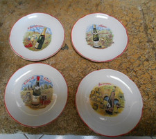4 assiettes en faience