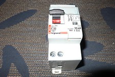 DISJONCTEUR DIFFERENTIEL