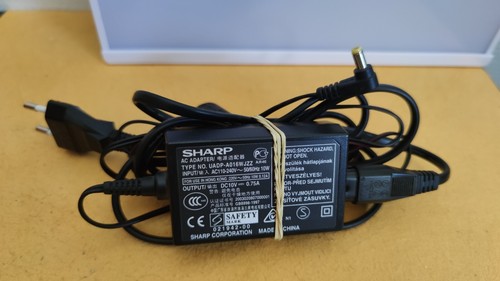 Sharp chargeur secteur - ★,