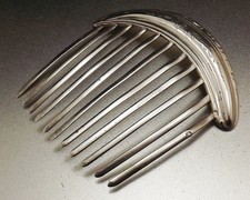 GRAND PEIGNE BIJOU DE COIFFE EN ARGENT MASSIF A DECOR CISELE FIN XIX° SIECLE