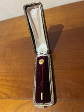 ANCIENNE EPINGLE A CRAVATE  19EME OR MASSIF ET ECLATS DE DIAMANTS + ECRIN