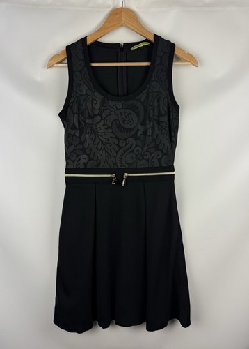Robe motifs sans - à,
