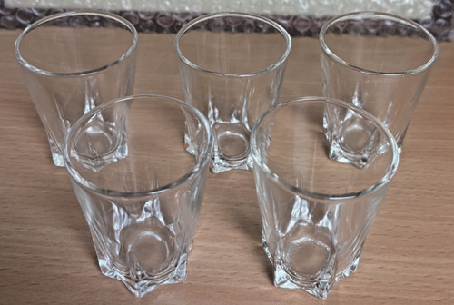 Petits verres digestif - petits, à