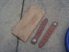 paire de jugulaires pour casque      (  c24 )