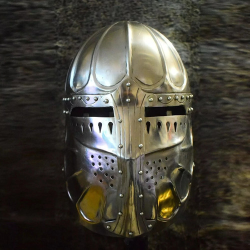 Casque médiéval fonctionnel