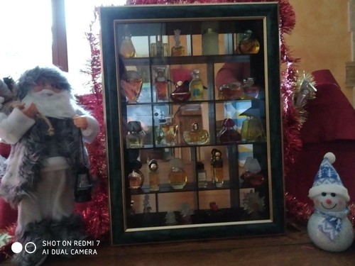 Vitrine présentoir parfums - présentoir,