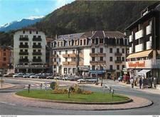 09 - Ax les Thermes - Hôtel Royal thermal - Rondpoint - Automobiles - CPM - Voir