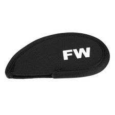 En néoprène noir pour Club