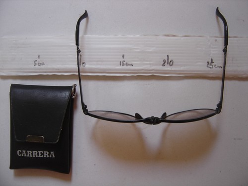 Paire lunettes soleil - de, de