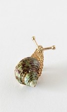 Broche Doré En Forme