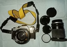 Boitier OlympusOM10, argentique reflex, 2 objectifs