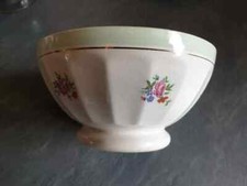 grand bol ancien à déjeuner
