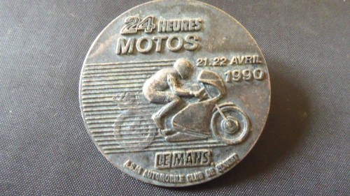 Insigne metal badge des h - 24,