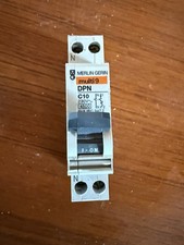 Disjoncteur DPN  Multi 9 C10 MERLIN GERIN  Ref 20745 Sectionneur Interrupteur  .