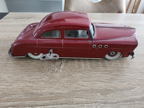 Voiture mecanique avec - "ml",