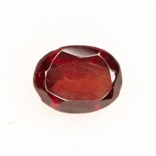 Pierre précieuse rubis naturel deep red de 0.28 carats coupe ovale