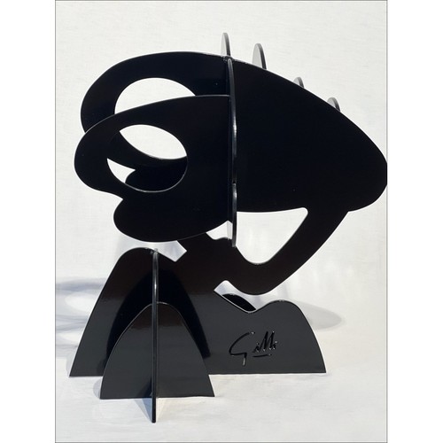 Gilli claude sculpture - -,