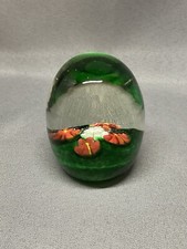 OEUF PRESSE PAPIER EN VERRE SOUFFLÉ , MILLEFIORI. MURANO.