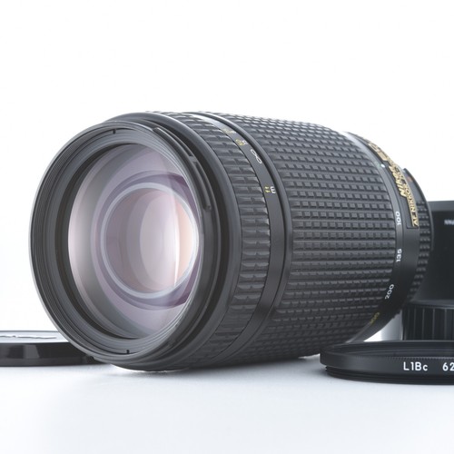 Nikon 300mm f 4 - 70-300mm, f/4-5.6